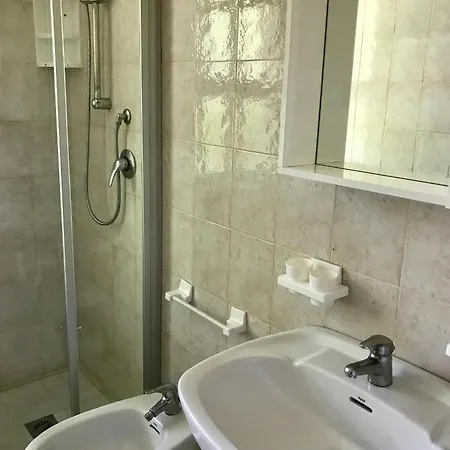 Quiet Charm With A Lovely Garden Vila *